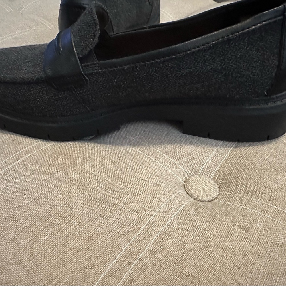 Clarks Tweed and Leather Loafers Size 10M - Picture 5 of 6